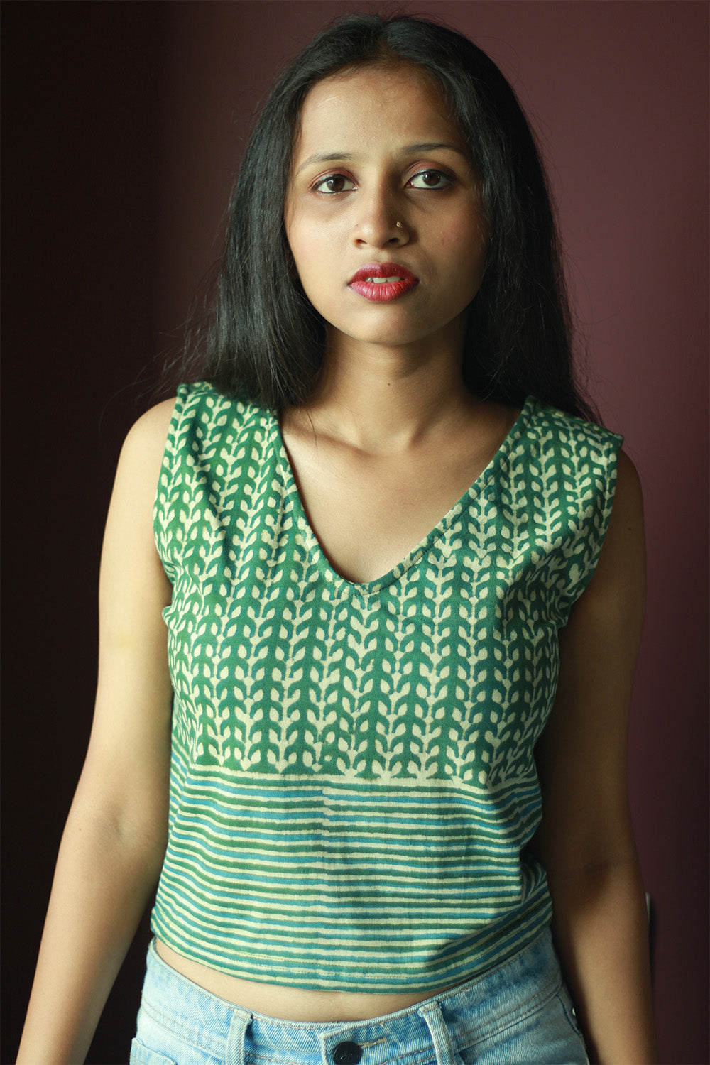 Kirgiti | Stretchable Blouse / Crop Top | Sleeveless | Green Leaf and Lined Dabu