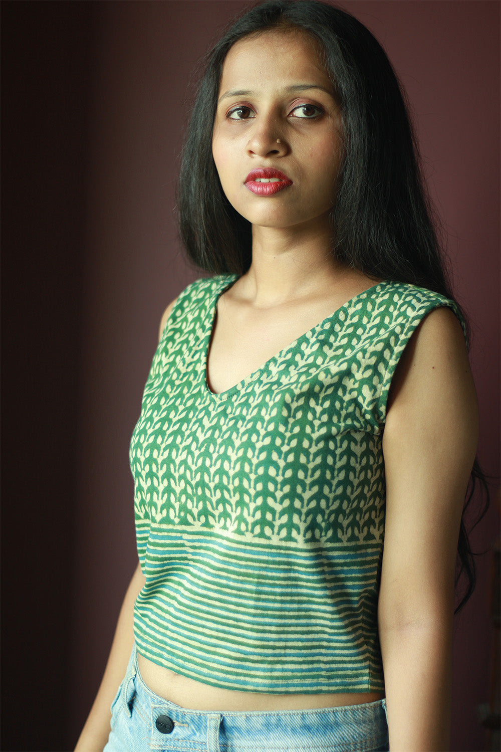 Kirgiti | Stretchable Blouse / Crop Top | Sleeveless | Green Leaf and Lined Dabu