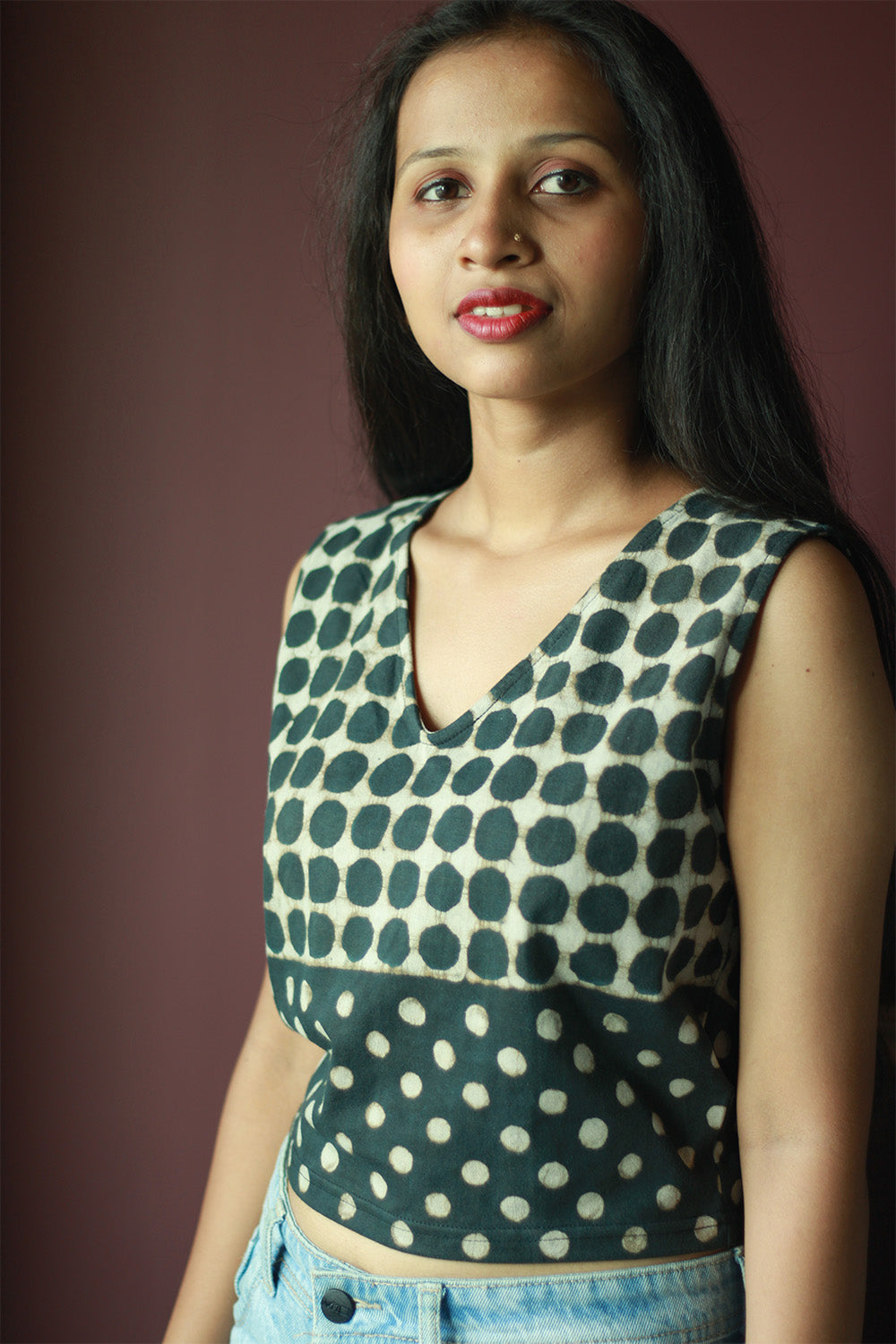 Kirgiti | Stretchable Blouse / Crop Top | Sleeveless | Black Double Polka Dabu
