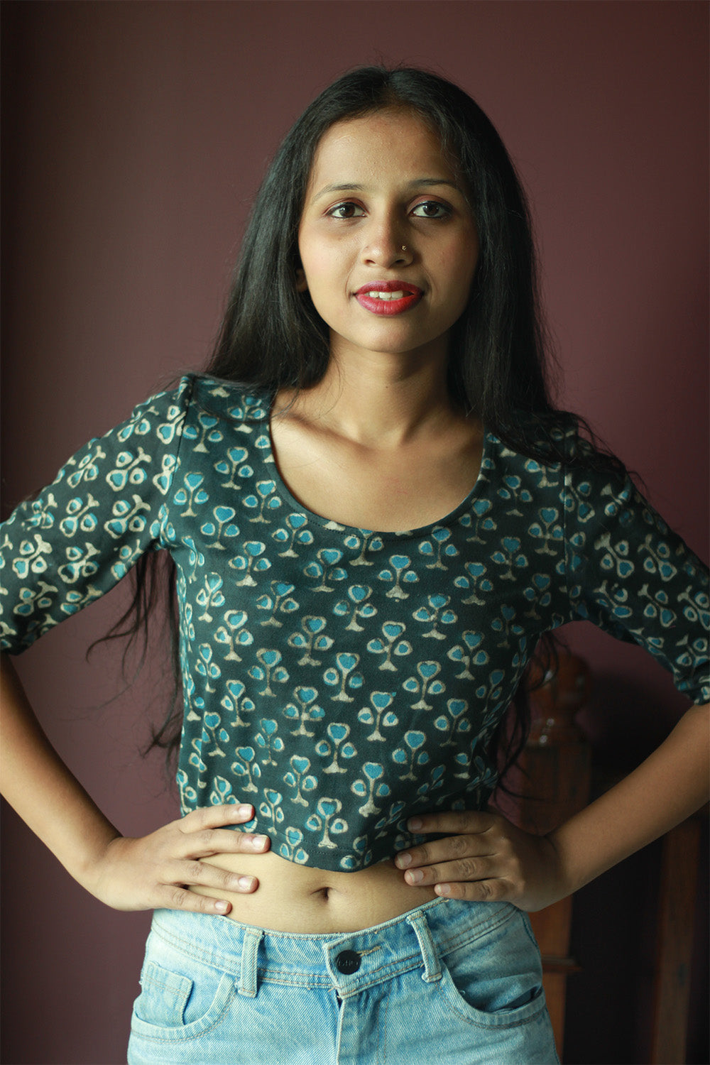 Kirgiti | Stretchable Blouse / Crop Top | Grey Guldasta Dabu