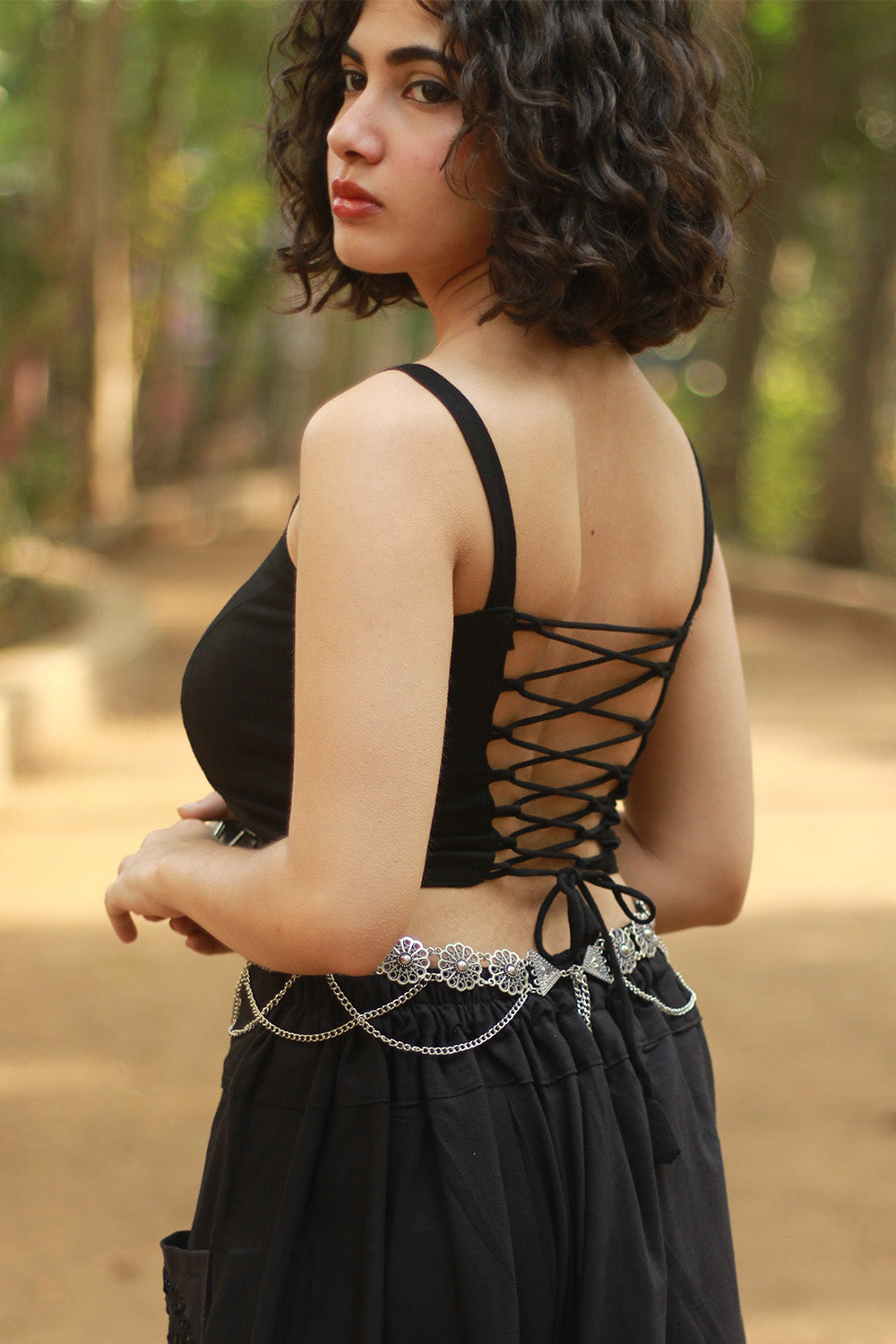 Moha | Backless Lace-Up Blouse | Noir