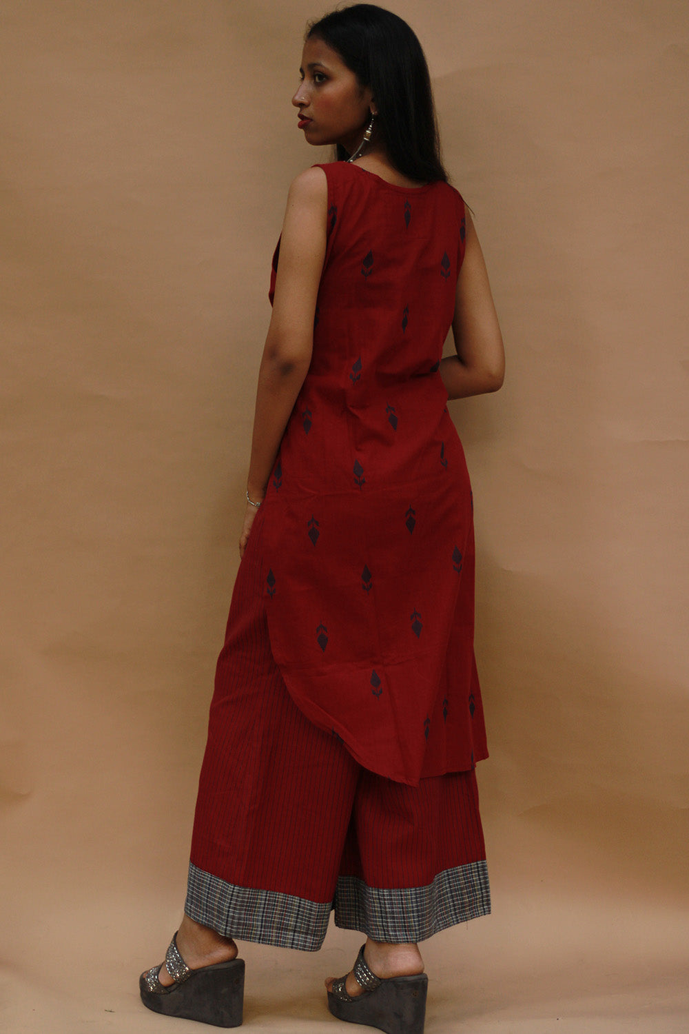 Raaya | Tapered Co-ord Set | Red with Gamcha