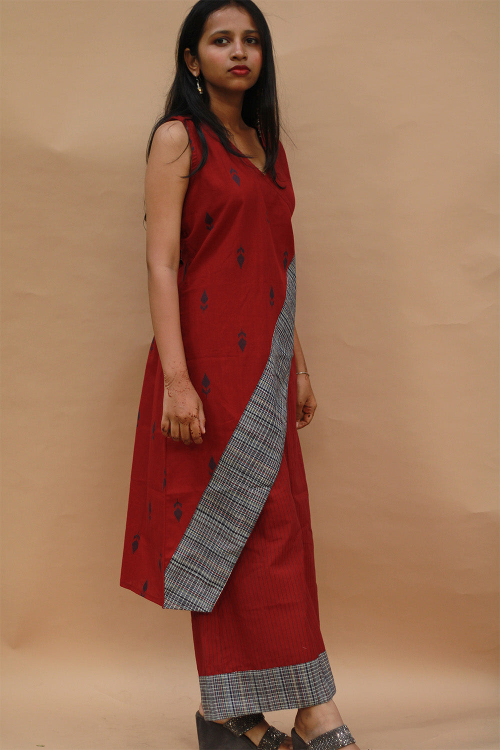Raaya | Tapered Co-ord Set | Red with Gamcha