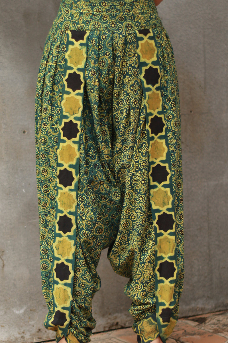 Shubhra | Dhoti Kurta Co-Ord Set | Green Shatkon Ajrakh