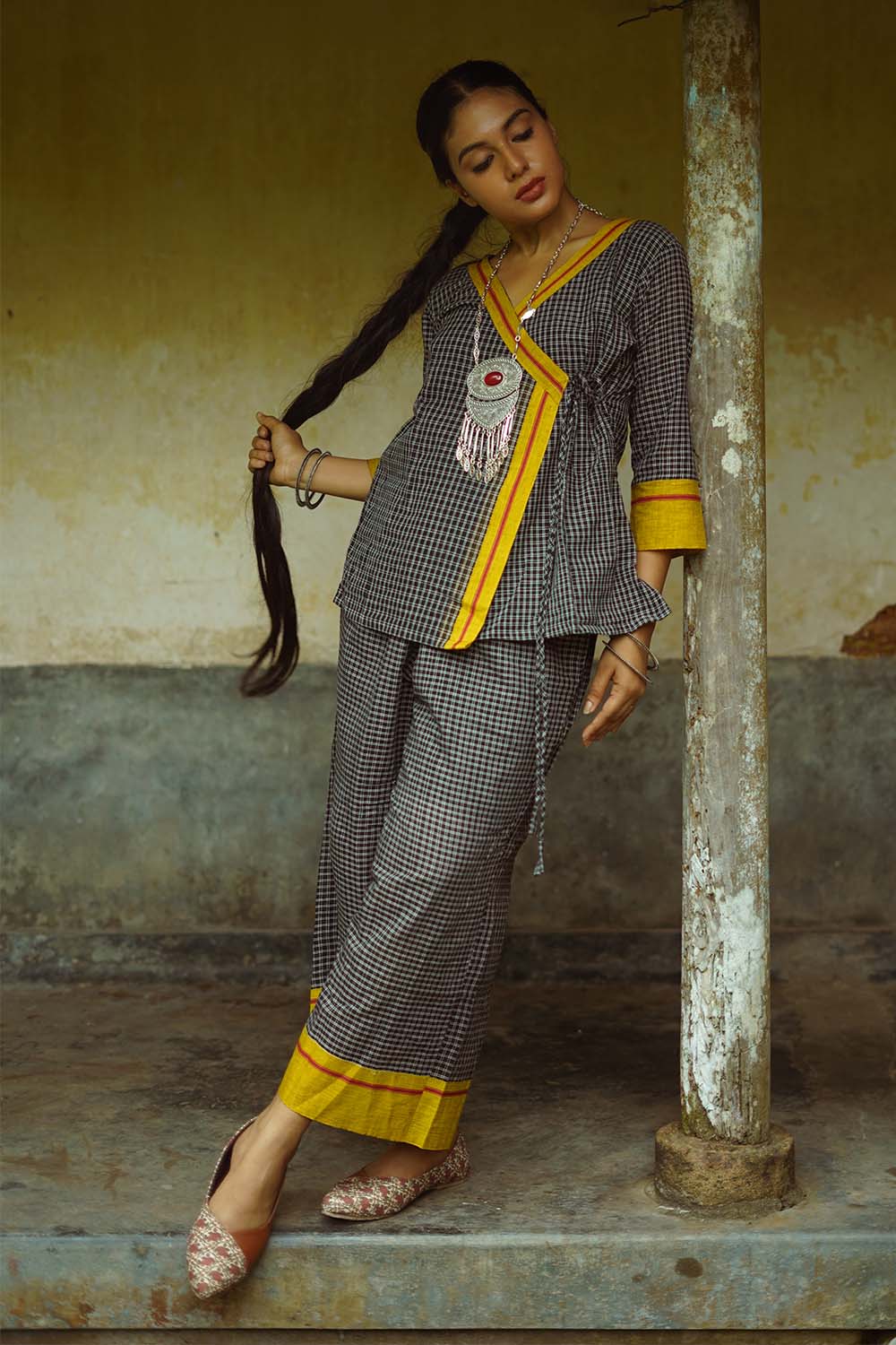 Vasundhara Syahi | Patteda Aanchu Co-Ord Set | Yellow