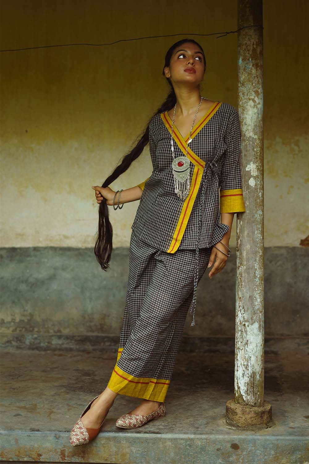 Vasundhara Syahi | Patteda Aanchu Co-Ord Set | Yellow