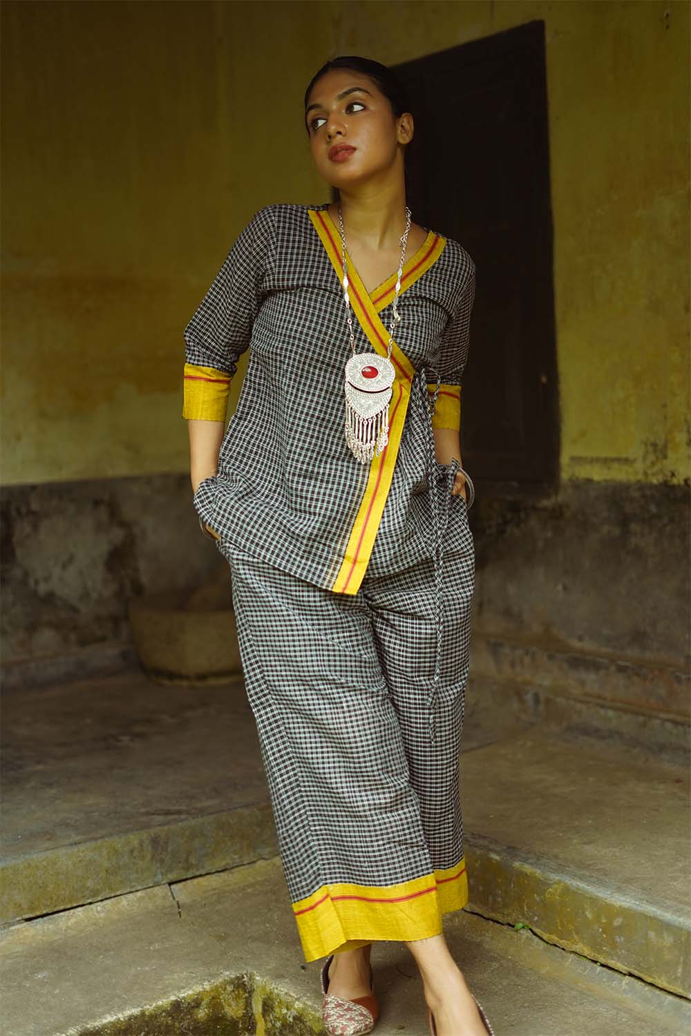 Vasundhara Syahi | Patteda Aanchu Co-Ord Set | Yellow