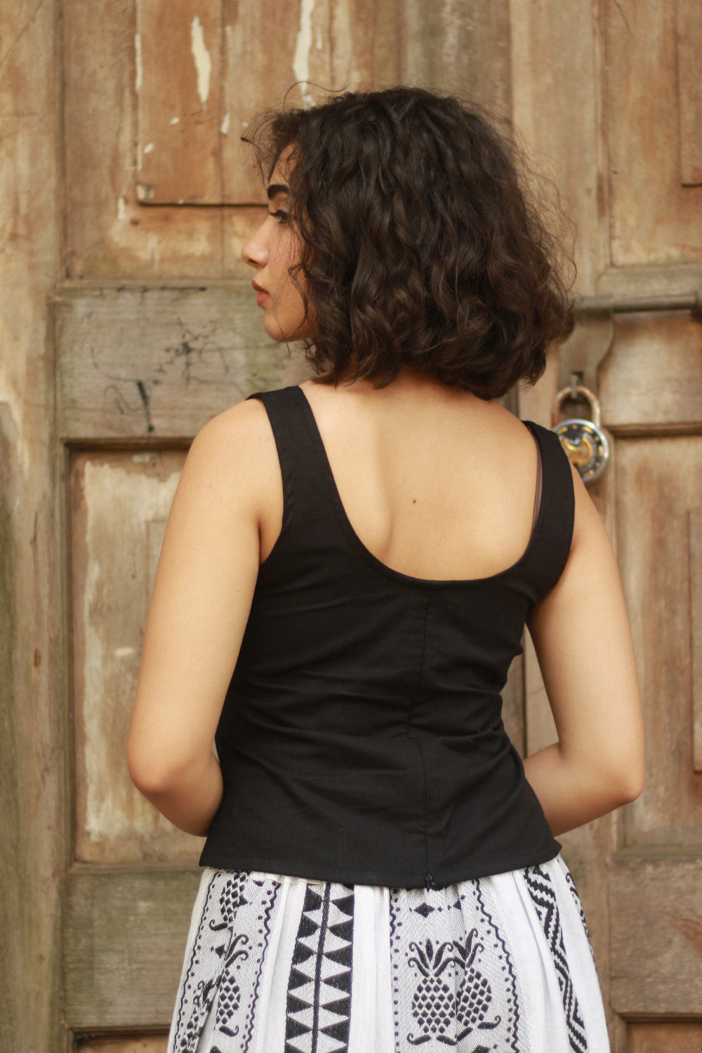 Reeva | Fitted Sleeveless Top | Noir