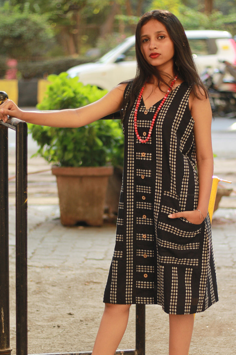 Titli | Short Dress | Noir with White