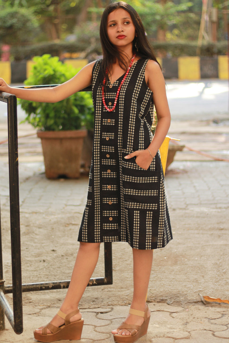 Titli | Short Dress | Noir with White