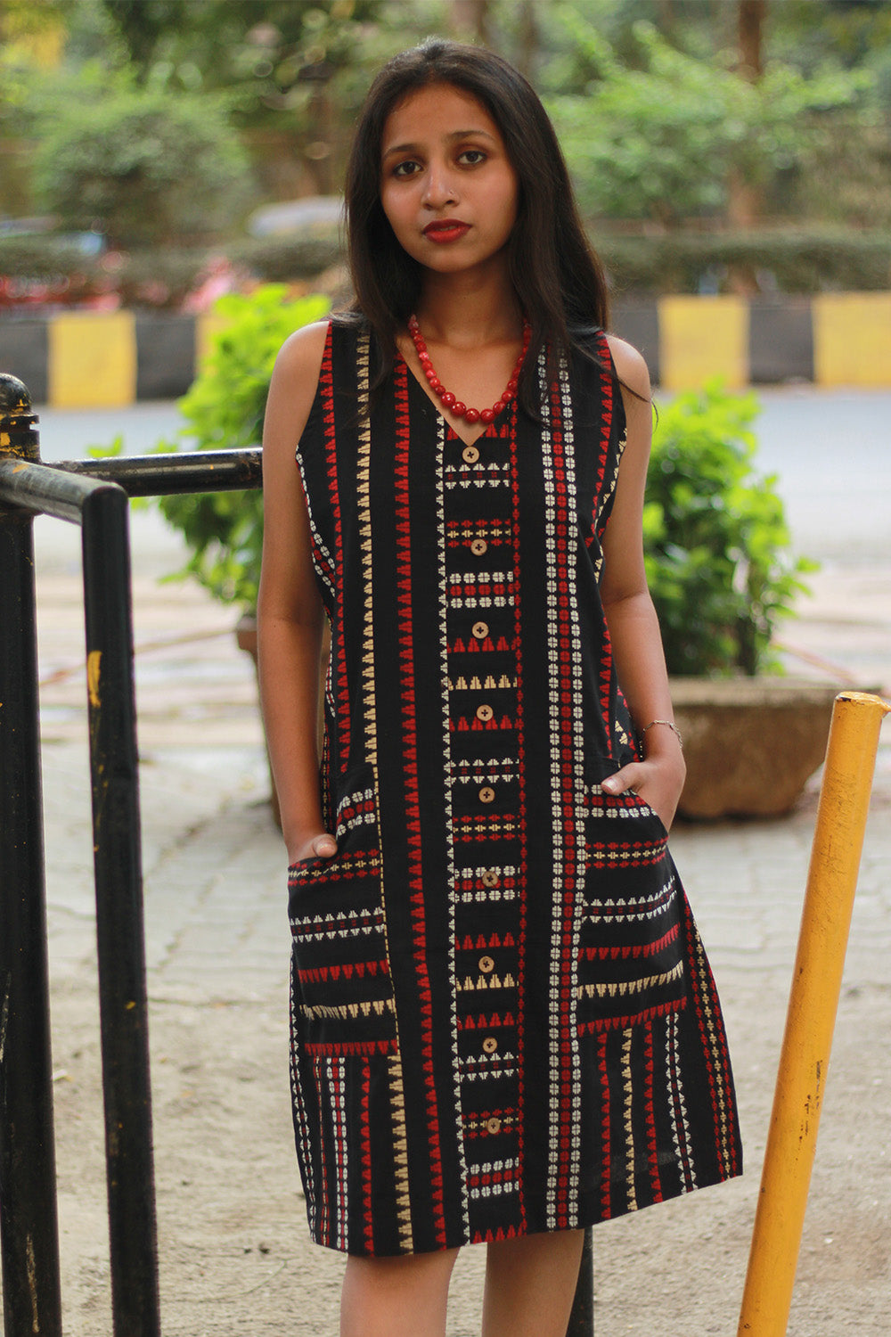 Titli | Short Dress | Noir with Red & Yellow