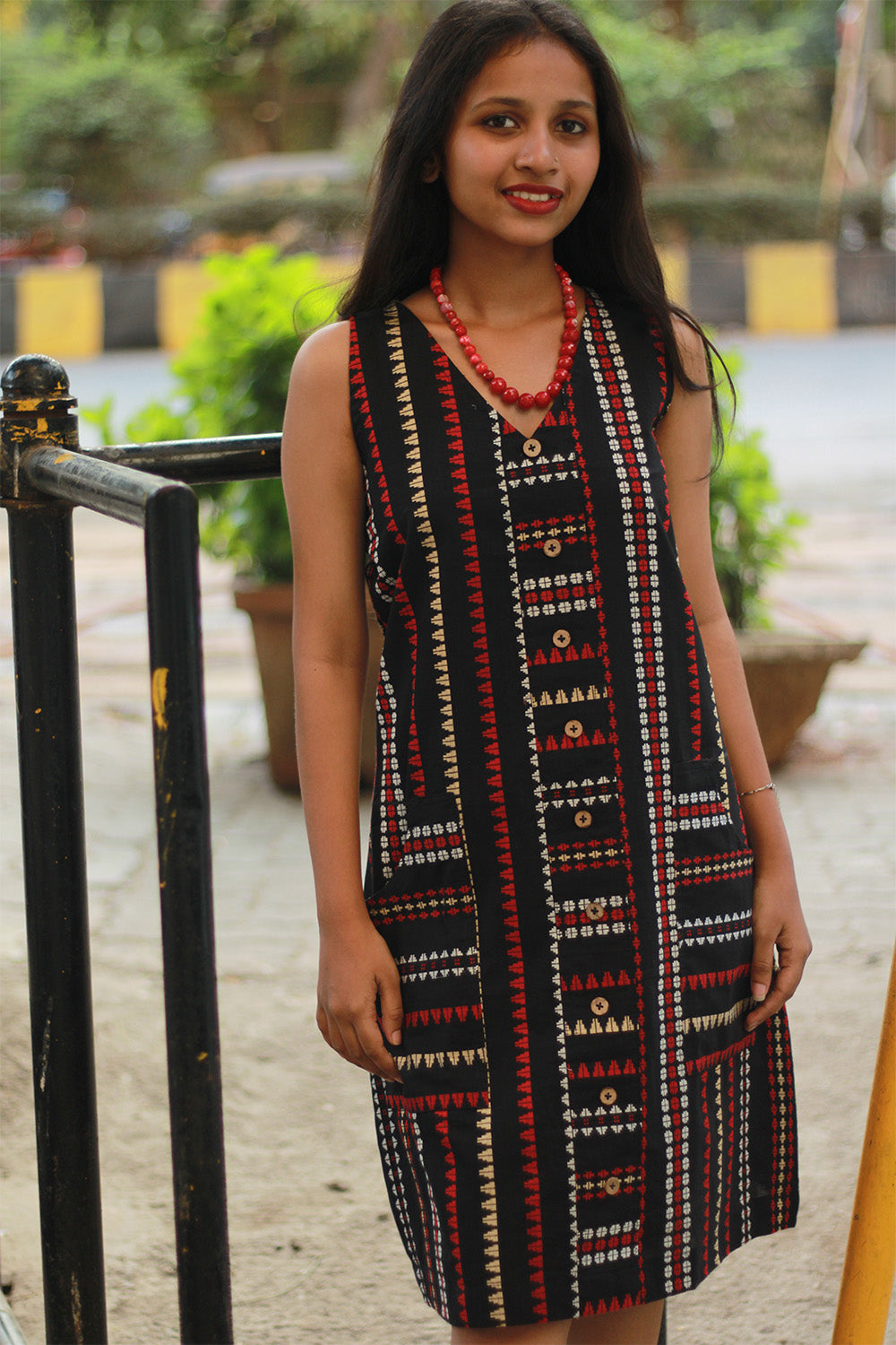 Titli | Short Dress | Noir with Red & Yellow