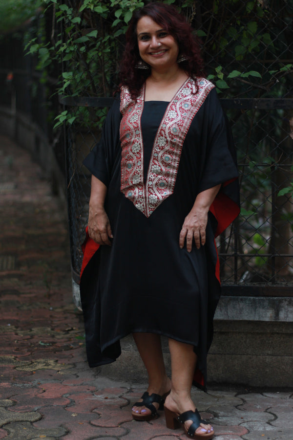 Banarasi Sitaara | Modal Silk Kaftan | Noir