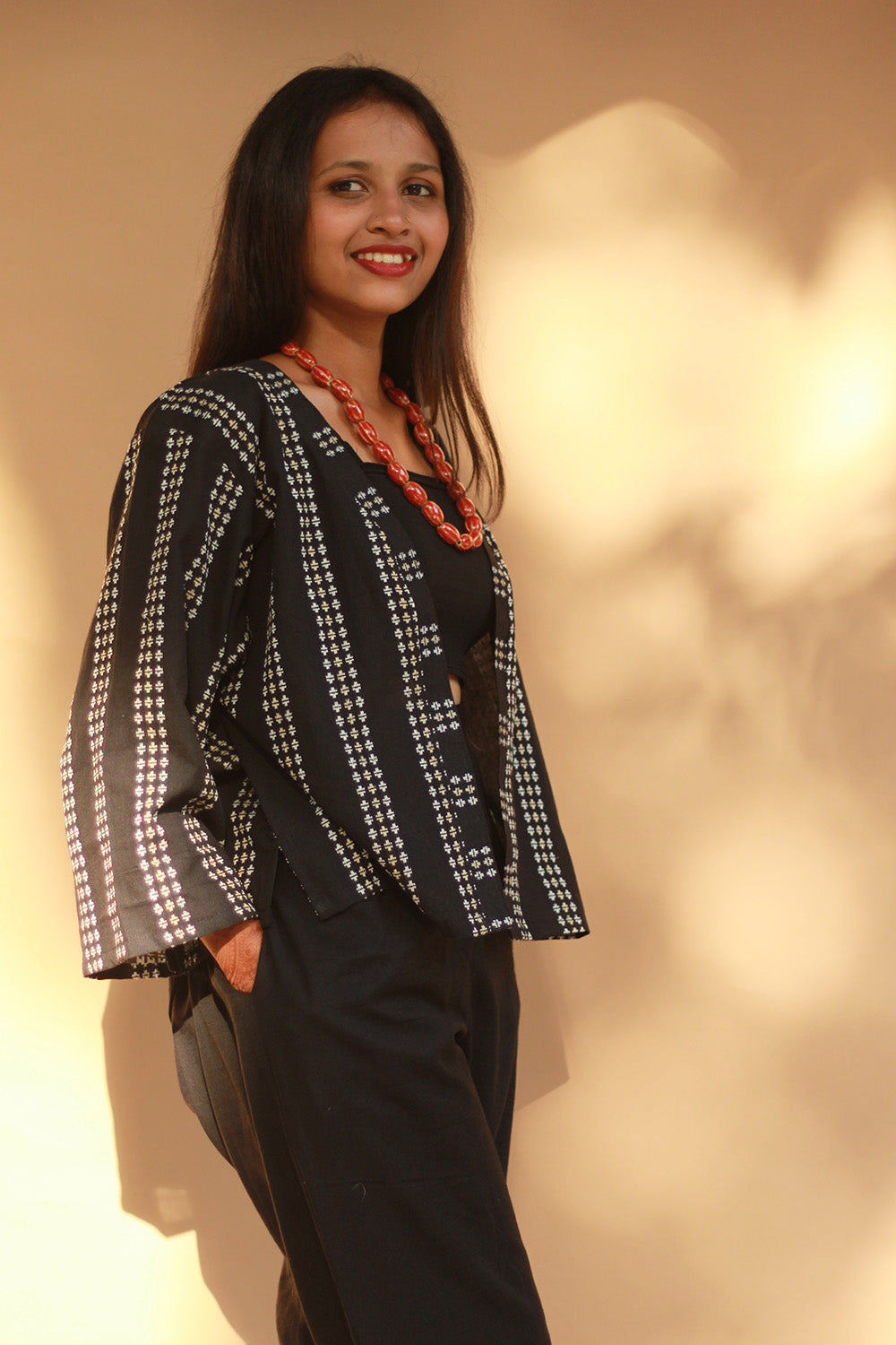 Raahat | Light Jacket | South Cotton | Noir with White