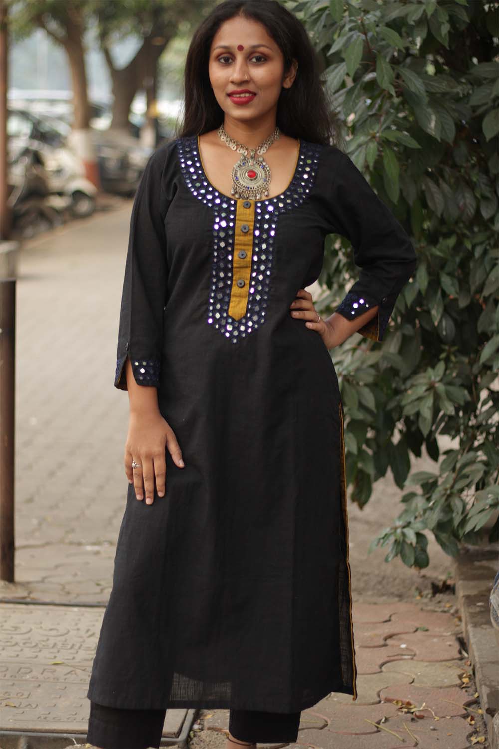 Shishej | Kurta with Mirrorwork | Black