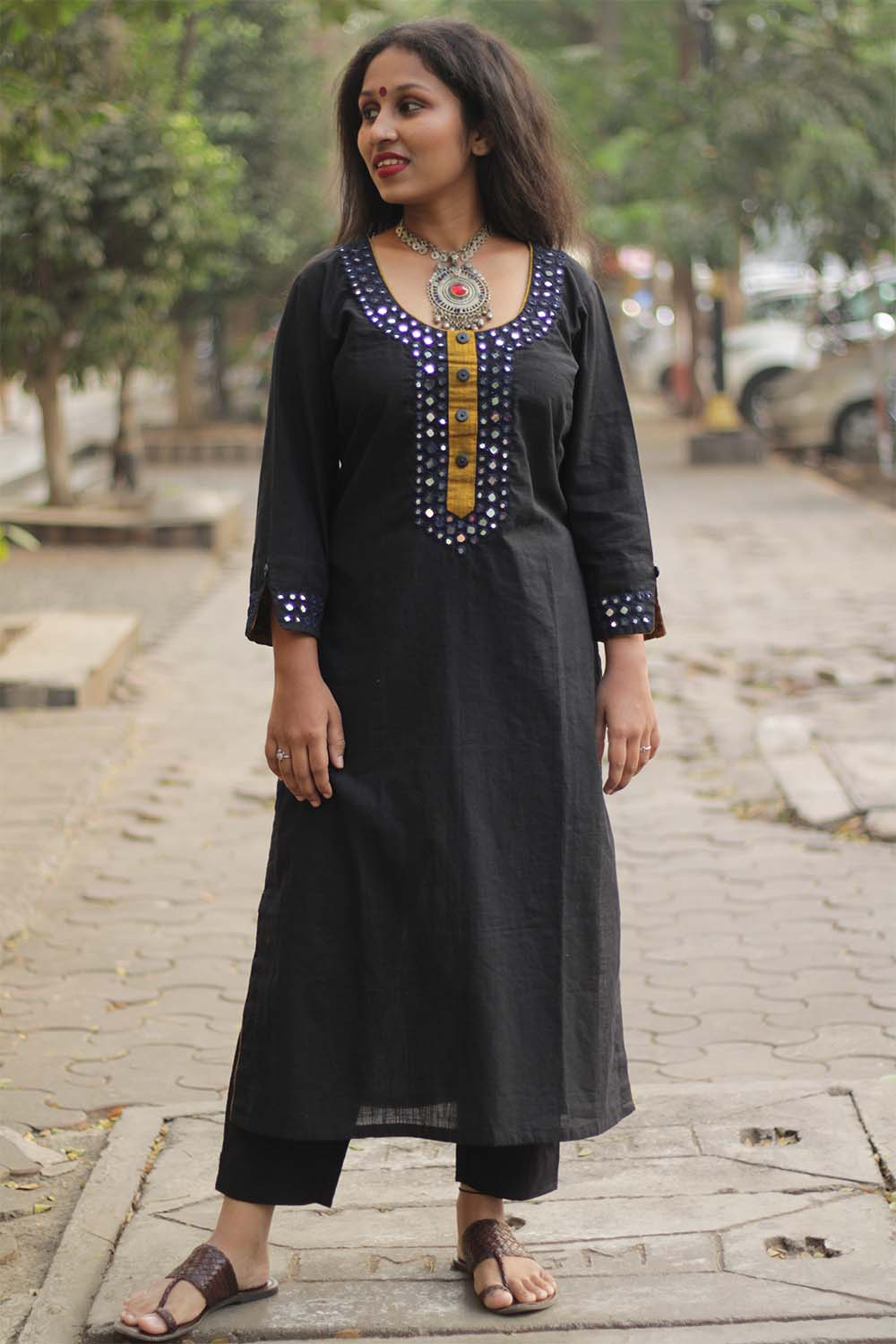 Shishej | Kurta with Mirrorwork | Black