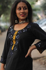 Shishej | Kurta with Floral Pattern Mirrorwork | Black