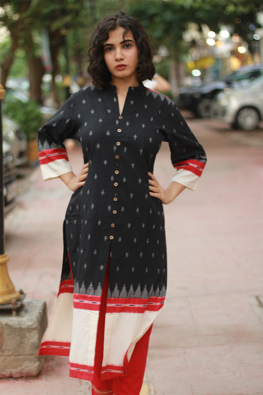 Vritti | Ikkat Kurta | Black with Ivory & Red