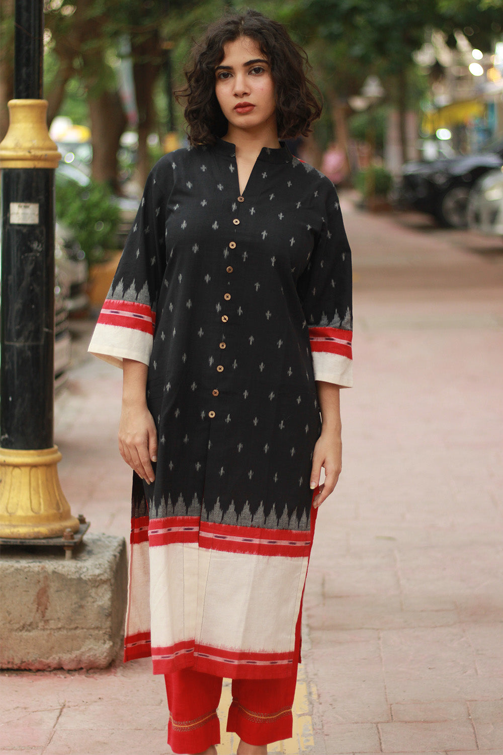 Vritti | Ikkat Kurta | Black with Ivory & Red