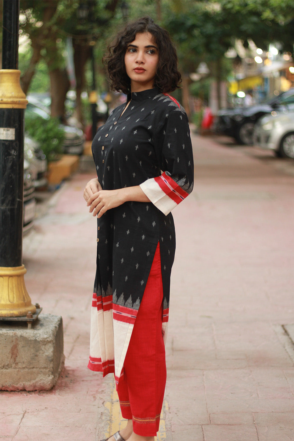 Vritti | Ikkat Kurta | Black with Ivory & Red