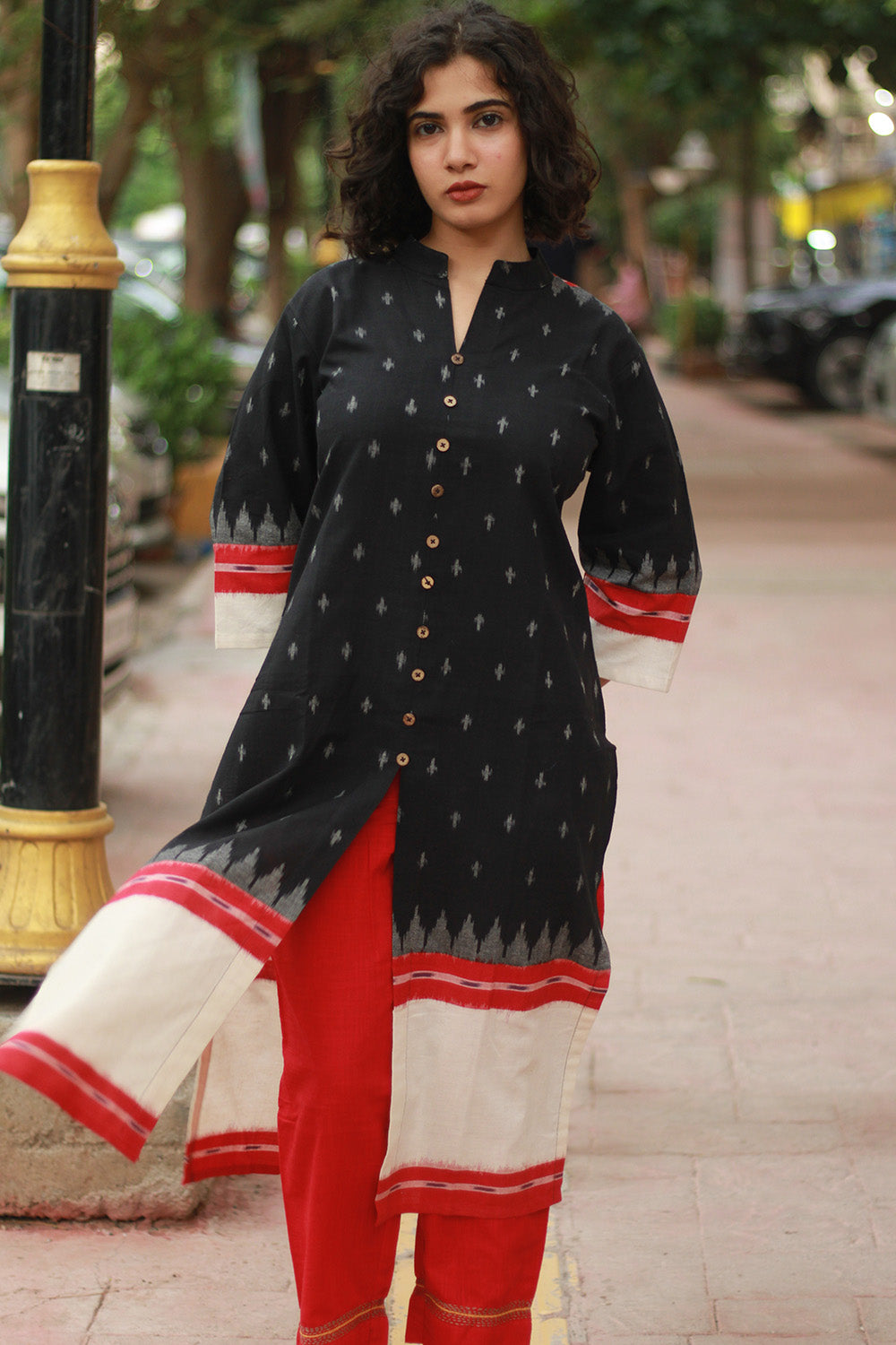 Vritti | Ikkat Kurta | Black with Ivory & Red