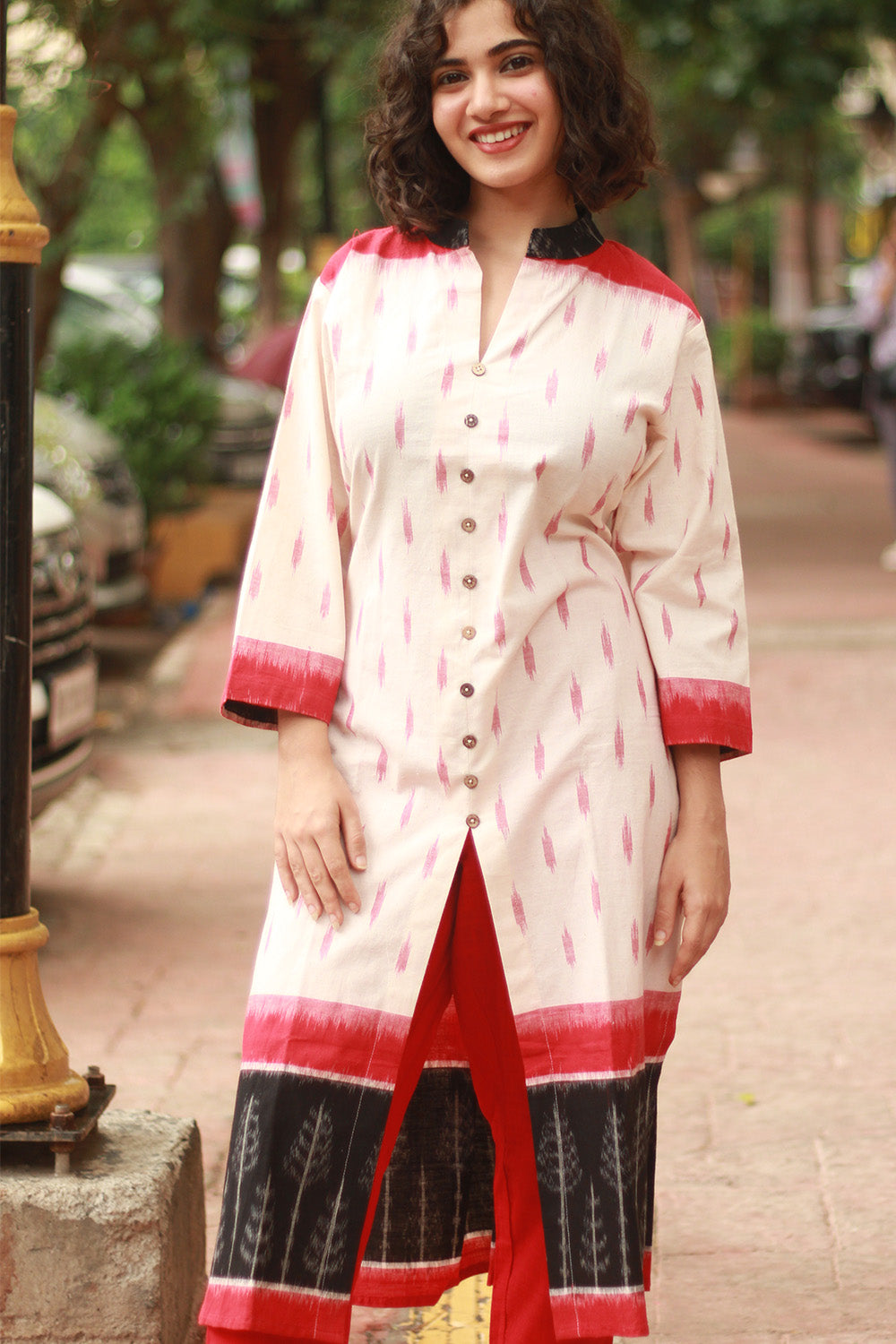 Vritti | Ikkat Kurta | Ivory with Black & Red