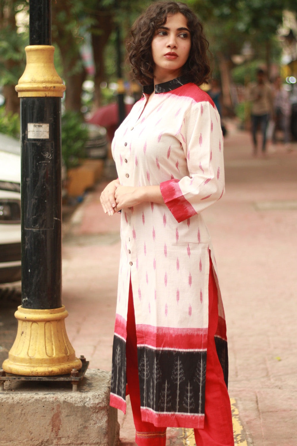Vritti | Ikkat Kurta | Ivory with Black & Red