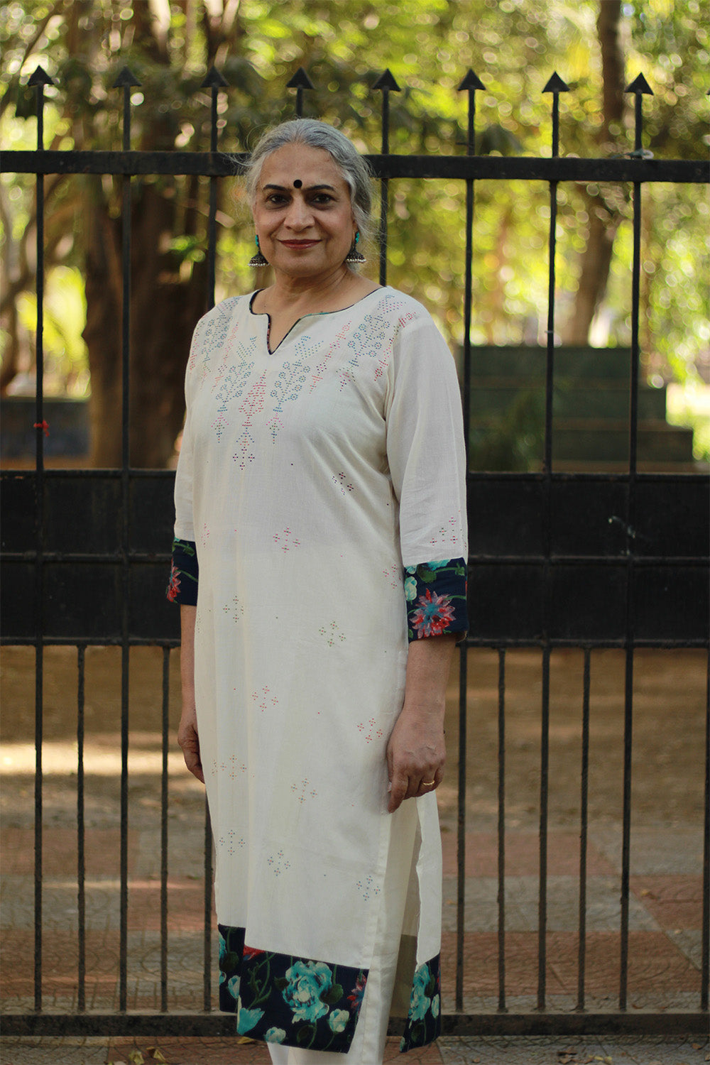Daana | Tangaliya Kurta | Ivory With Navy Sanganeri