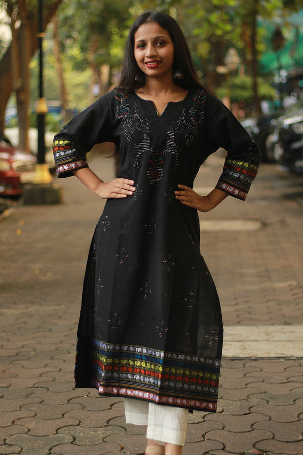 Daana | Tangaliya Kurta | Noir With Khunn
