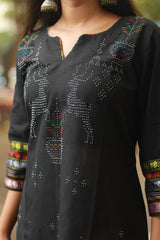 Daana | Tangaliya Kurta | Noir With Khunn