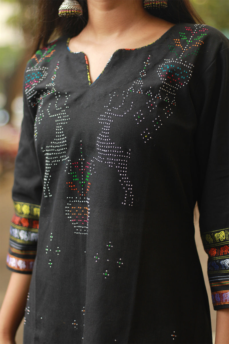 Daana | Tangaliya Kurta | Noir With Khunn