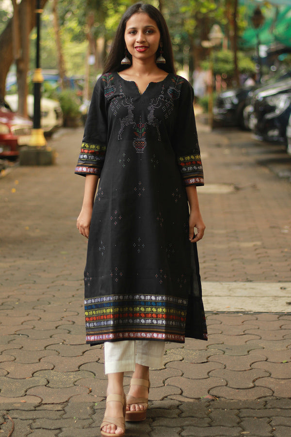 Daana | Tangaliya Kurta | Noir With Khunn