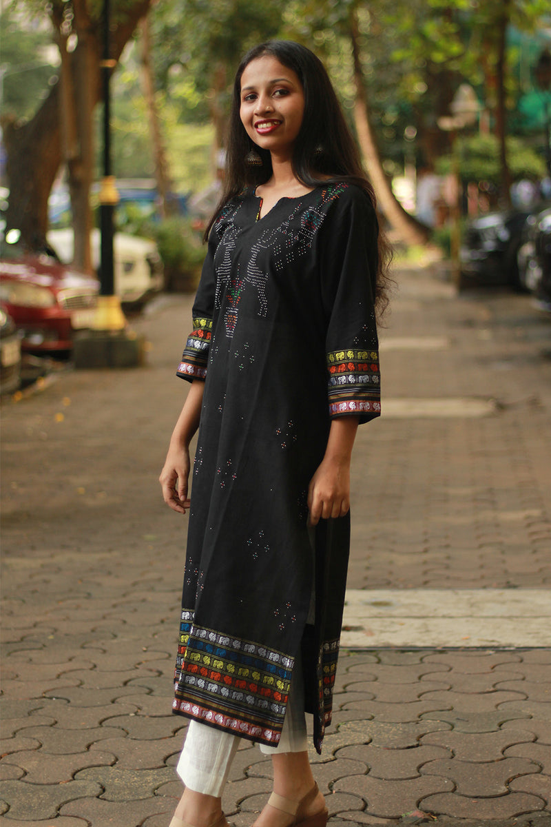 Daana | Tangaliya Kurta | Noir With Khunn