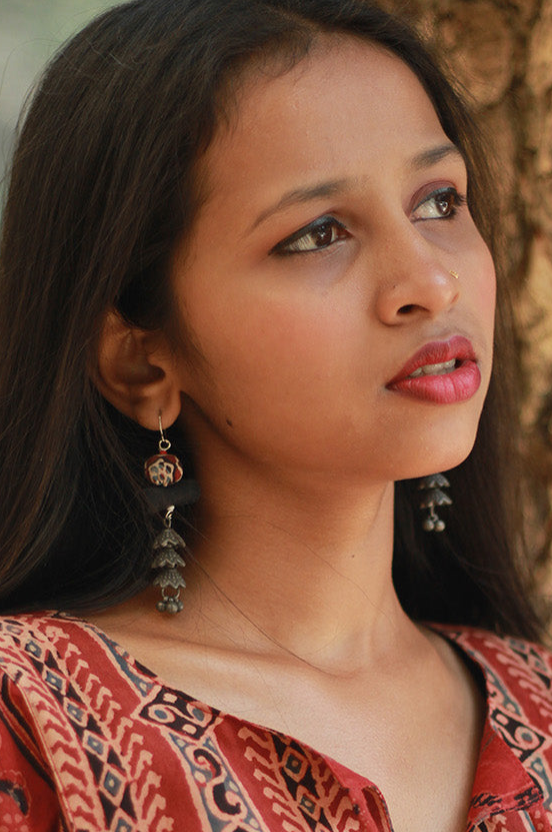 Nakhre | Chindi Cascading Flowers Earring | Noir