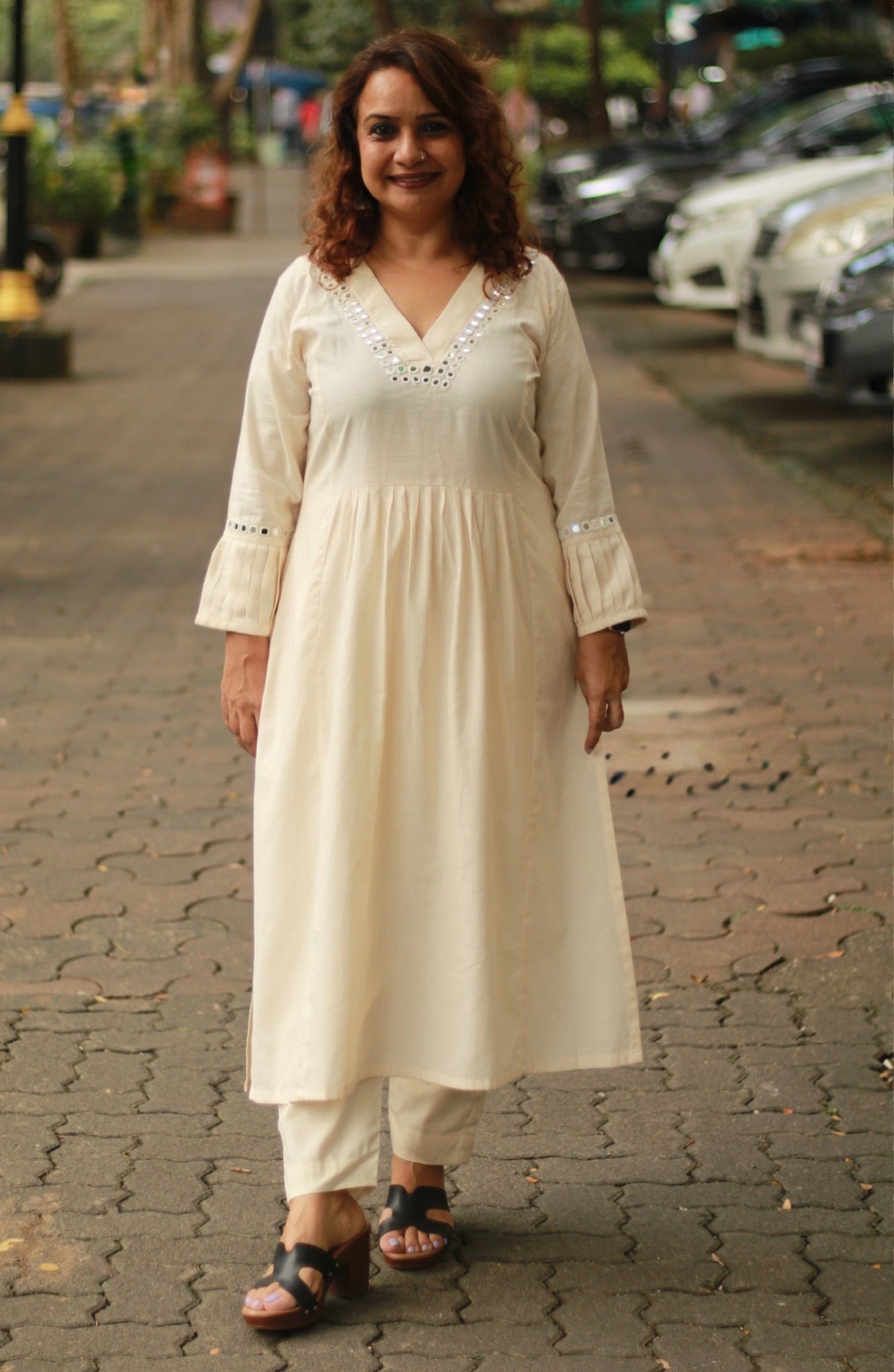 Shishej | Kurta With Mirrorwork | Ivory