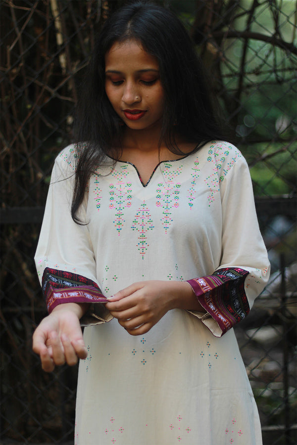 Daana | Tangaliya Kurta | Ivory with Multicolour Khunn