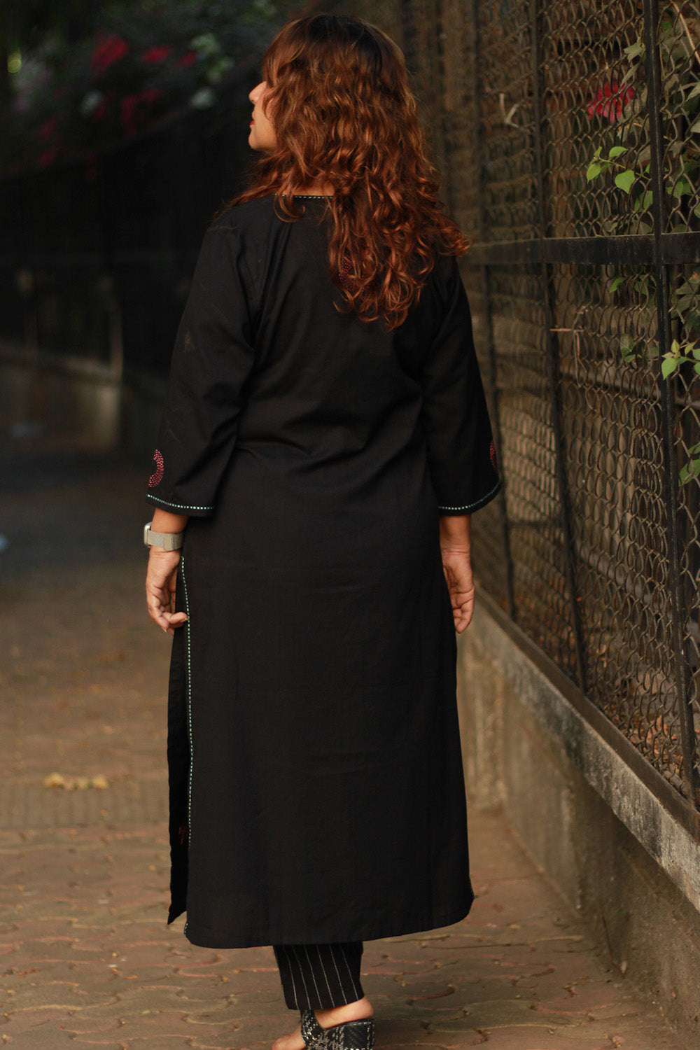 Riya | Embroidered Cotton Kurta | Noir