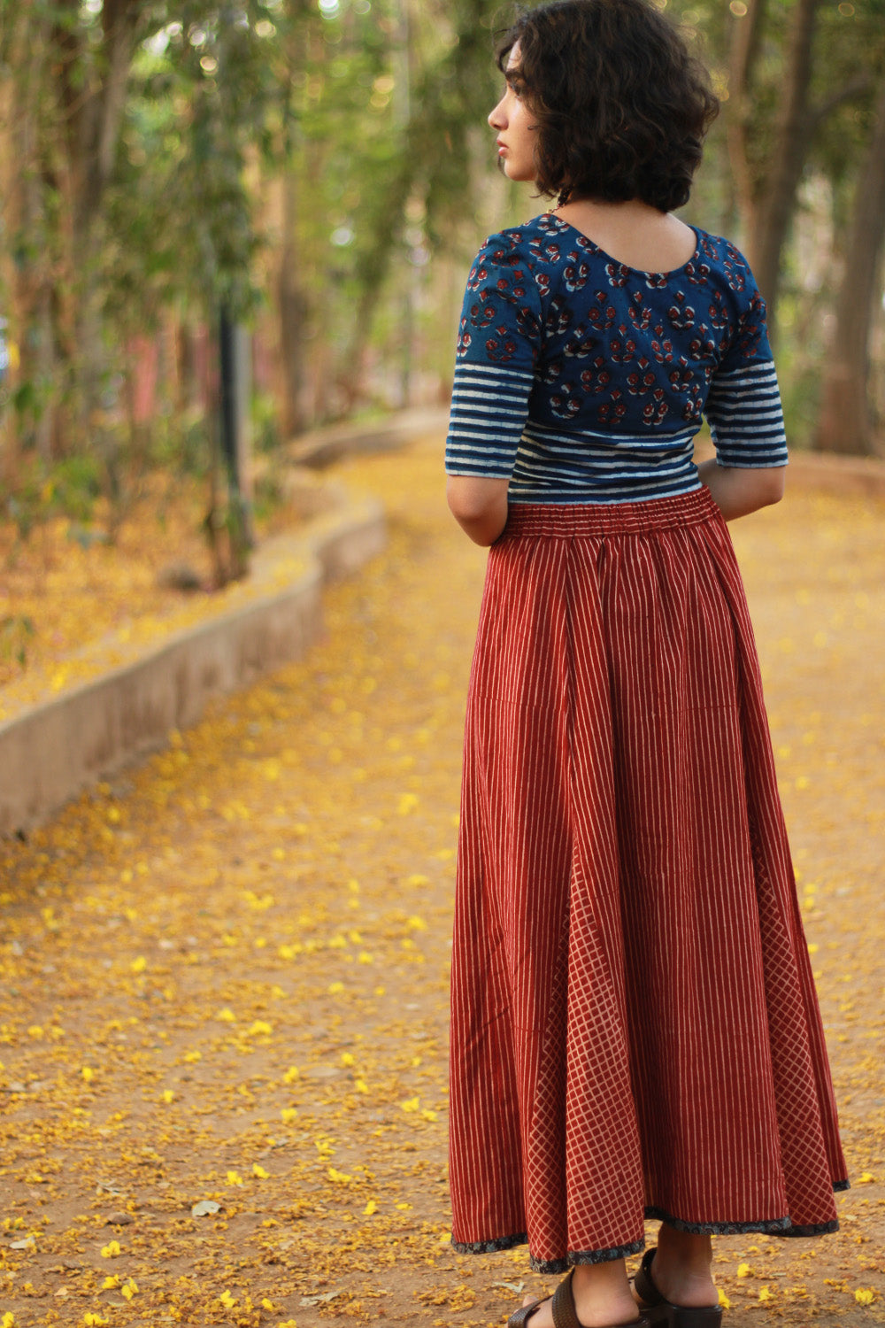 Kirgiti | Stretchable Blouse / Crop Top | Indigo Buta and Striped Dabu