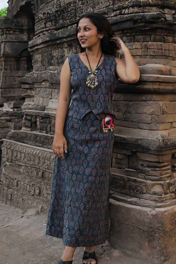 Parthavi | Long Straight Skirt | Navy Blue Prakriti Ajrakh