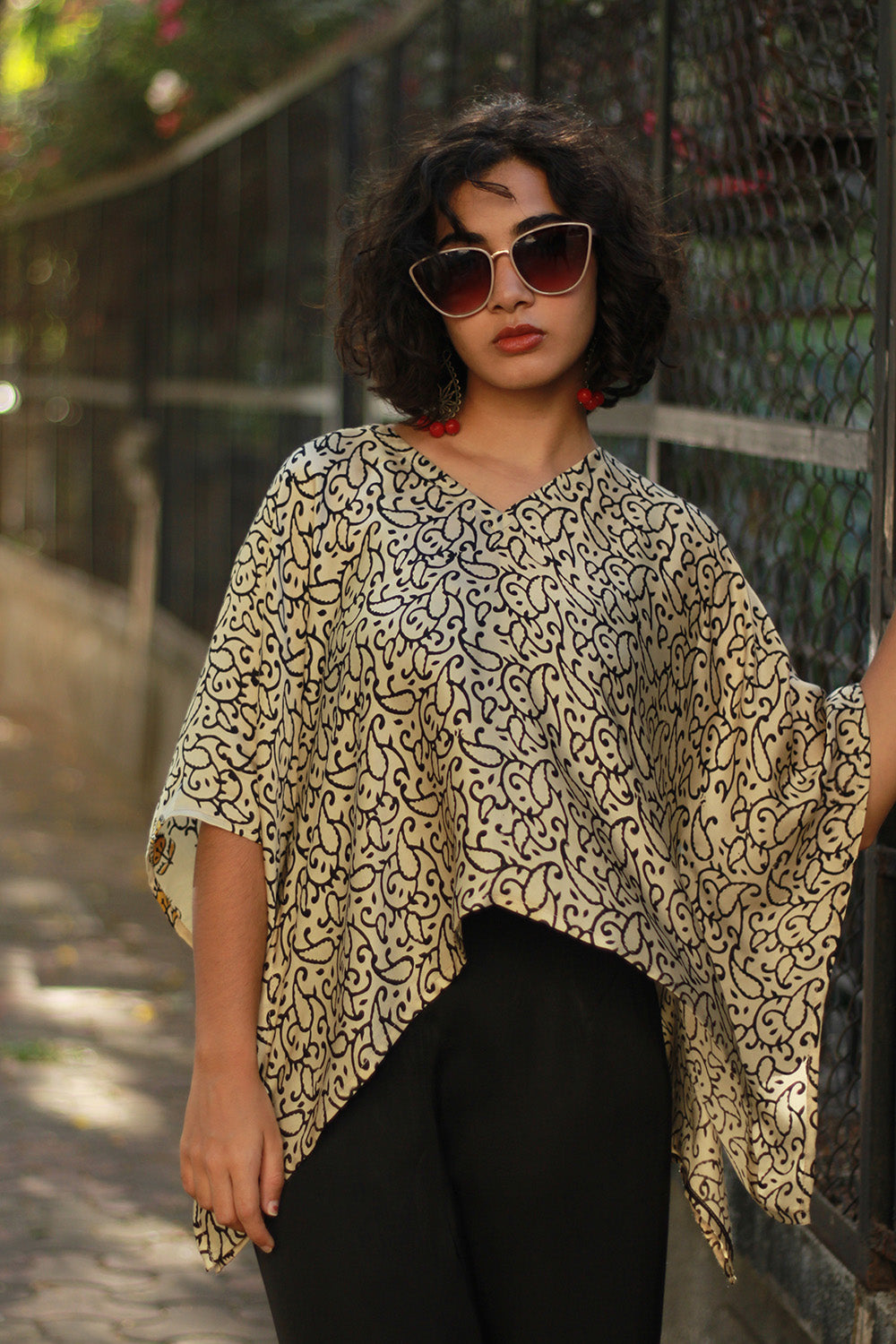 Taarini Mini | Modal Silk Kaftan Top | Black & White