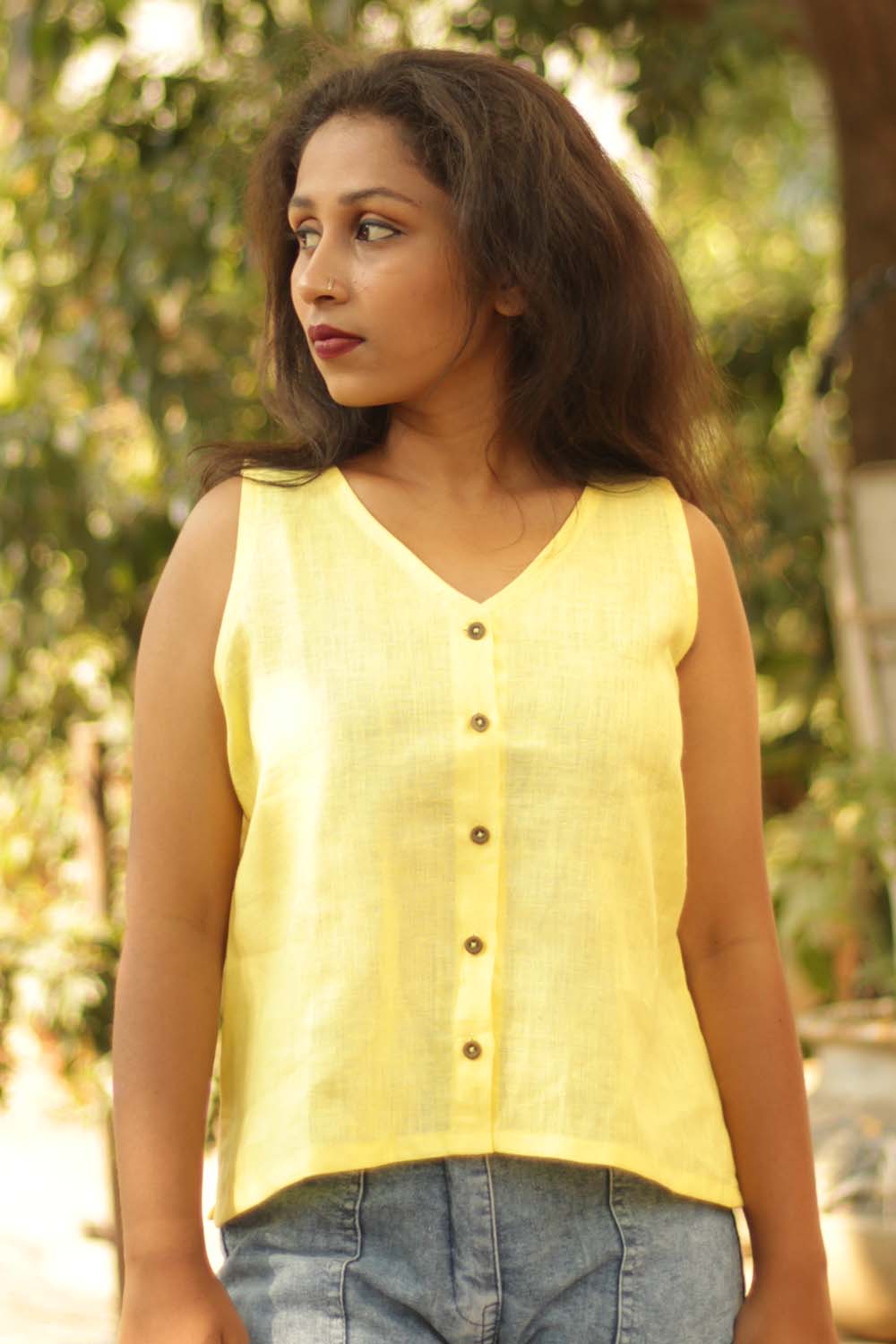Linen Buttoned Vest | Yellow
