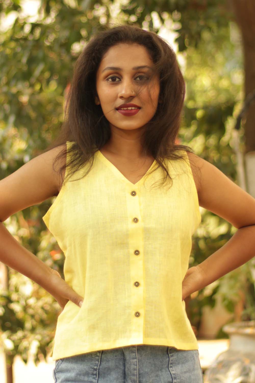Linen Buttoned Vest | Yellow