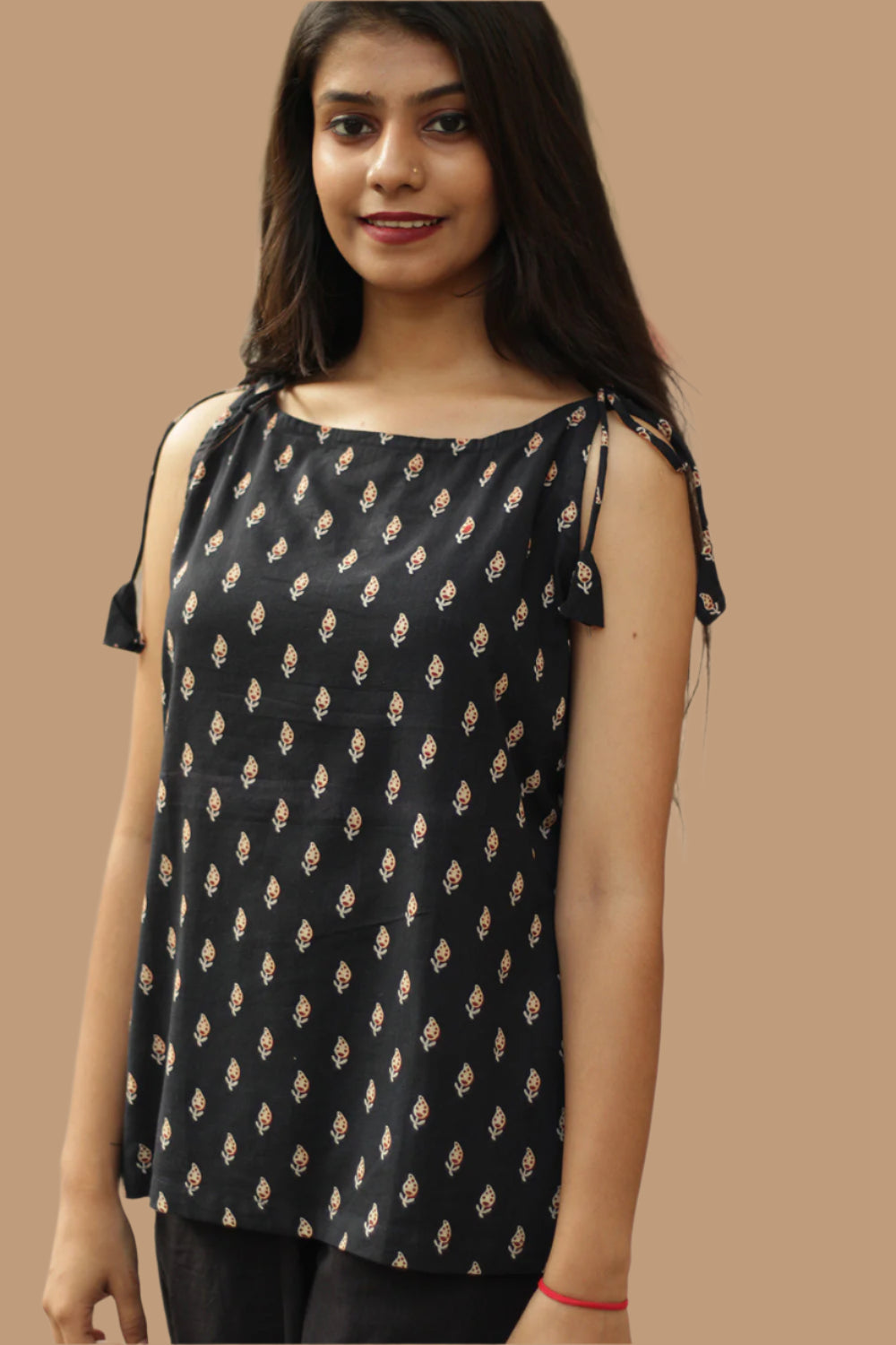 Chanchal | Dori Top | Noir Buti Bagru