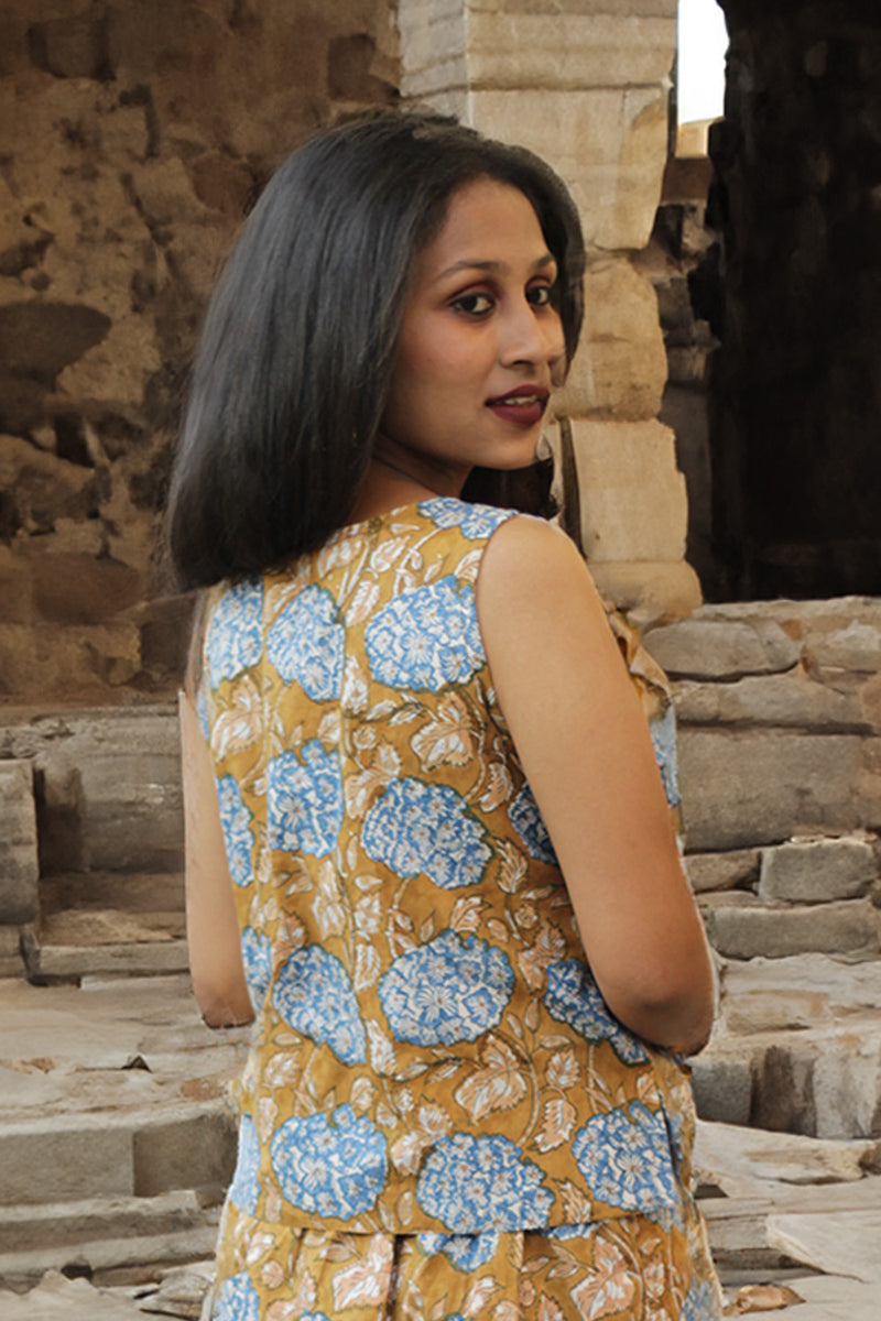 Parthavi | Crop top | Cinnamon & Blue Blooms Sanganeri