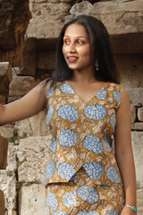 Parthavi | Crop top | Cinnamon & Blue Blooms Sanganeri