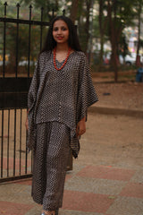 Taarini | Modal Silk Kaftan Top | Noir Chevron