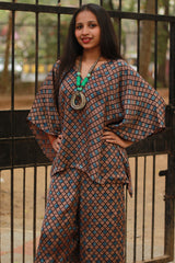 Taarini | Modal Silk Kaftan Top | Tan Hexagon