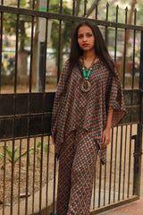 Taarini | Modal Silk Kaftan Top | Tan Hexagon