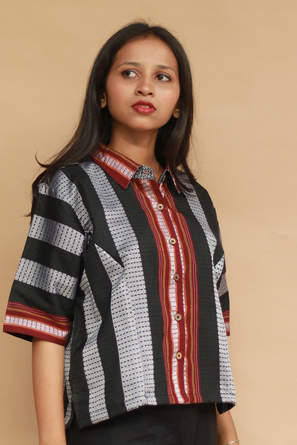 Kanaka | Khunn Cropped  Shirt-Blouse | Noir & Silver