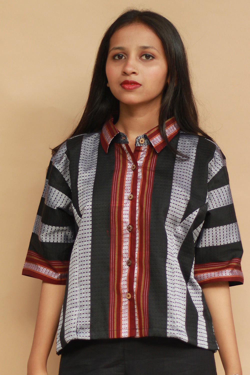 Kanaka | Khunn Cropped  Shirt-Blouse | Noir & Silver